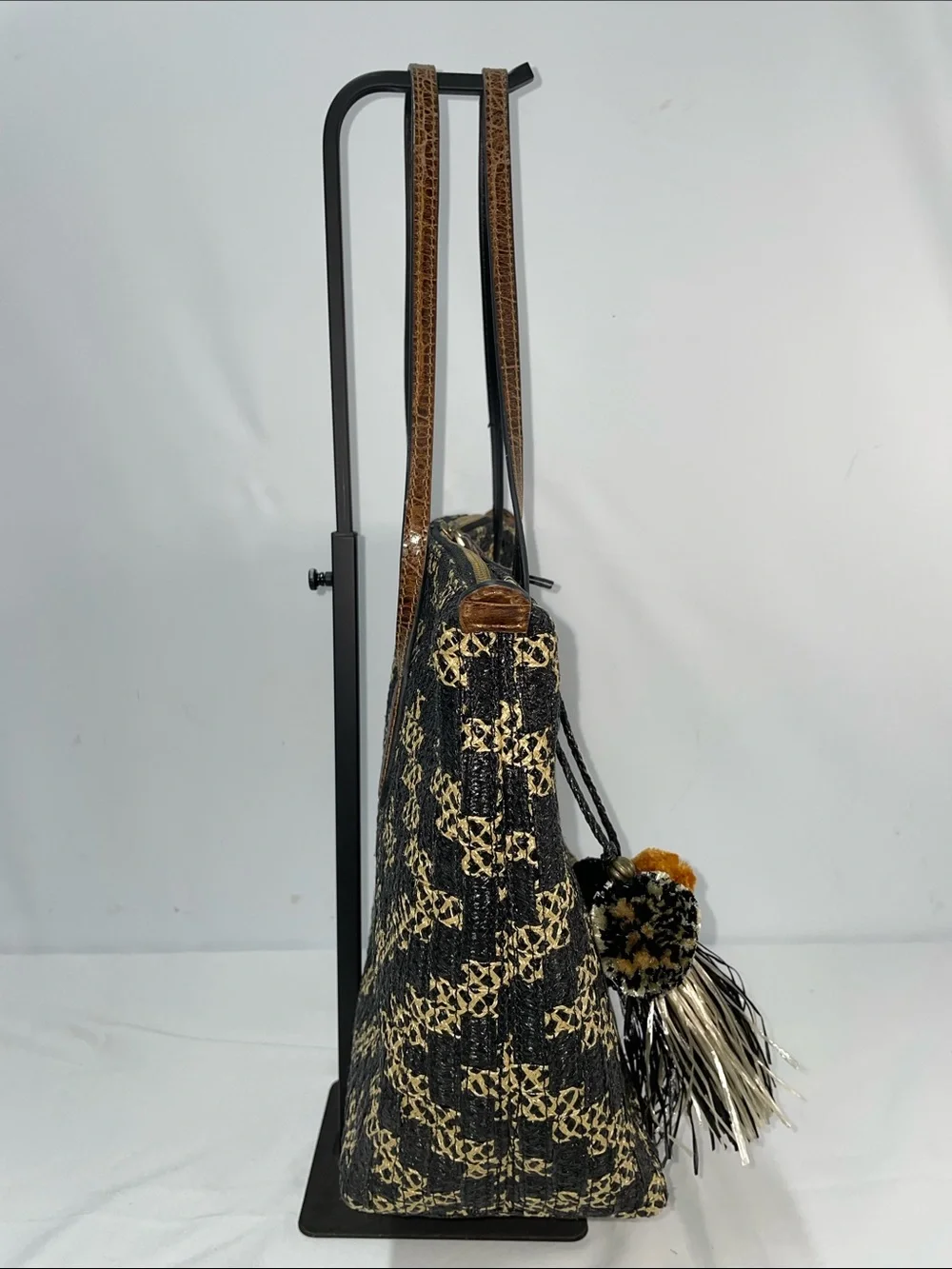 ERIC JAVITS BLACK AND TAN GEOMETRIC TOTE BAG FTL-07-157